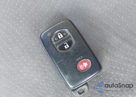 2010 Toyota Prius z USA, uszkodzony, nr VIN JTDKN3DU4A0244664